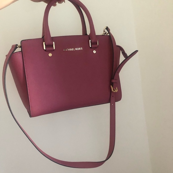 Michael Kors Handbags - ❤️ Michael Kors Selma Medium Satchel Bag Salmon Pink